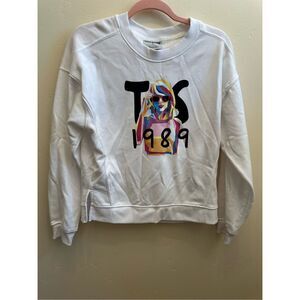 Taylor Swift 1989 Swiftie White Sweater Size Small